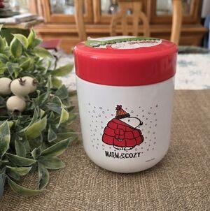 Peanuts Red and White Insulated Food Container